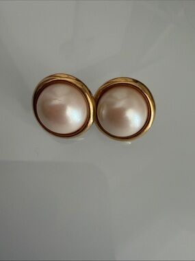 Classic Gold Pearl Button Earrings - White/Gold